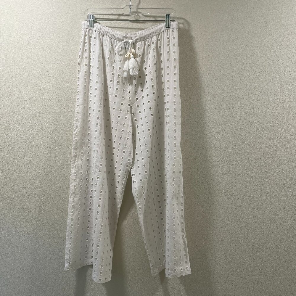 TRUE DESTINATIONS (NEW) Woven Eyelet Wide Leg Front Split Crop Pant, White - XL